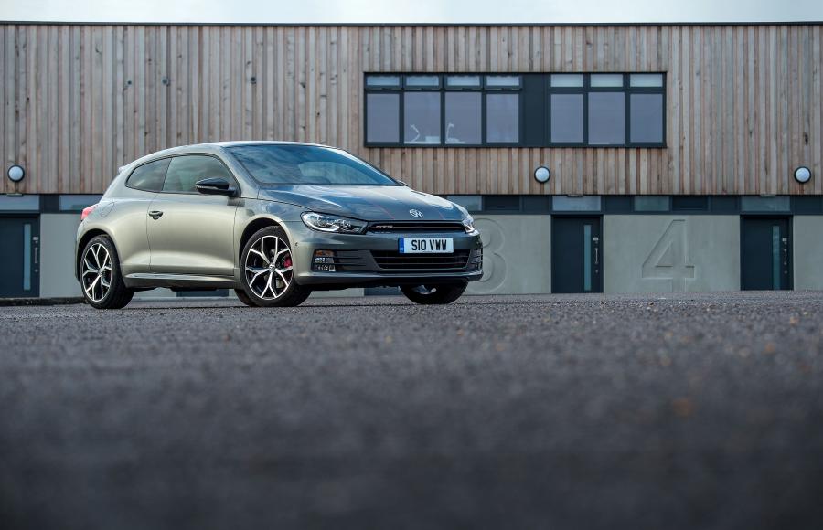  Volkswagen Scirocco GTS 2016 года  (UK) (фото 26 из 29)